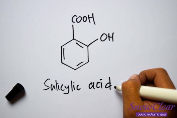 Chọn dầu gội trị vẩy nến da đầu có chứa Acid Salicylic