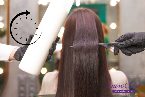 Ưu điểm của duỗi tóc bằng hơi nước là giữ được tóc thẳng lâu hơn 
