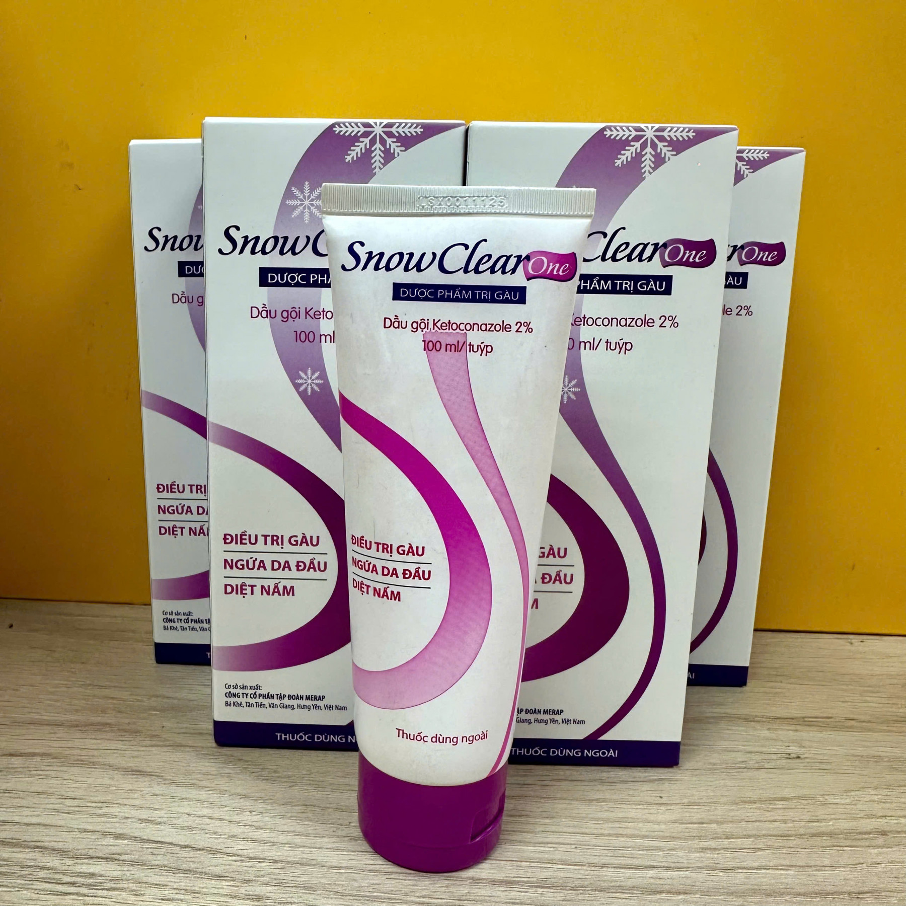 Dầu gội trị gàu SnowClear One tuýp 100ml