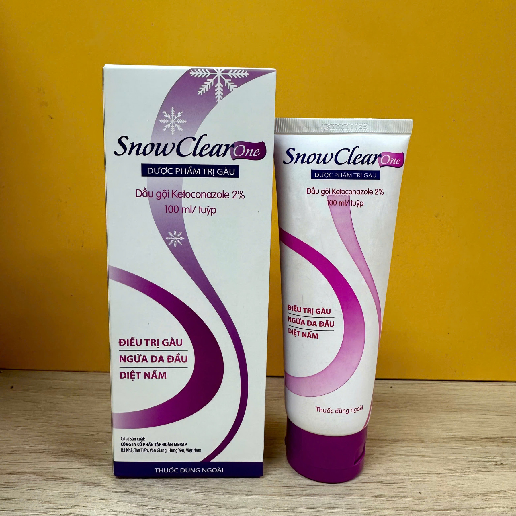 Dầu gội trị gàu SnowClear One tuýp 100ml